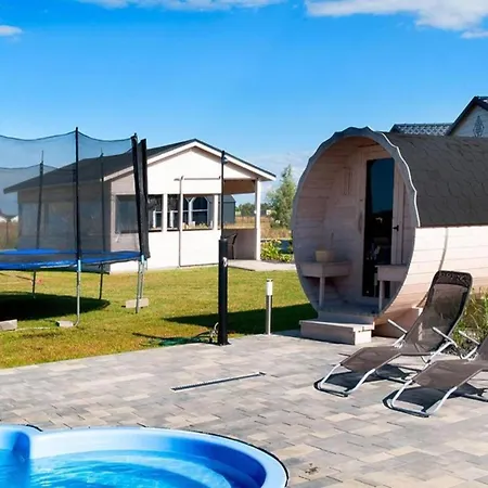Homes With Pool, Jacuzzi And Sauna Hébergement de vacances Gąski