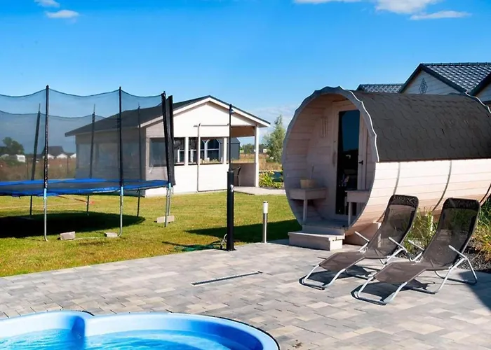 Homes With Pool, Jacuzzi And Sauna Сasa de vacaciones Gąski
