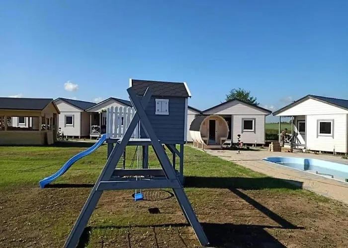 Homes With Pool, Jacuzzi And Sauna Сasa de vacaciones